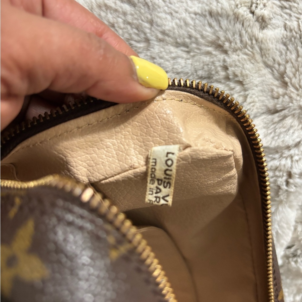 LOUIS VUITTON Monogram Trousse Toilette 23 - Picture 11 of 14
